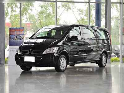 奔馳威霆 商務(wù)出行新標(biāo)桿與定制化藍(lán)海